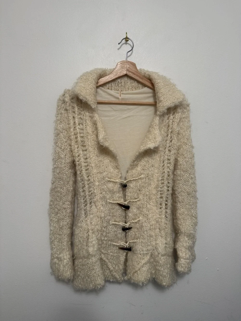 Free People Y2K Cream Shaggy Mohair Chunky Knit Cardigan Jacket w/ Wooden Toggle